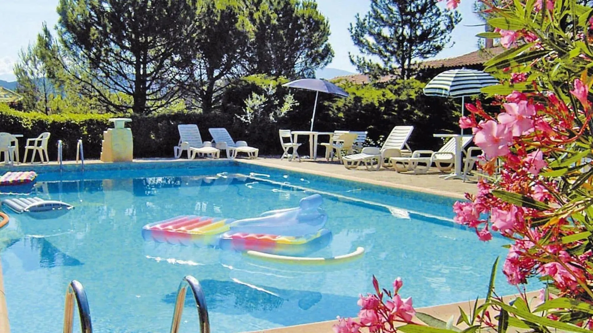 Holiday Home With Swimming Pool,Vaison-La-Romaine
